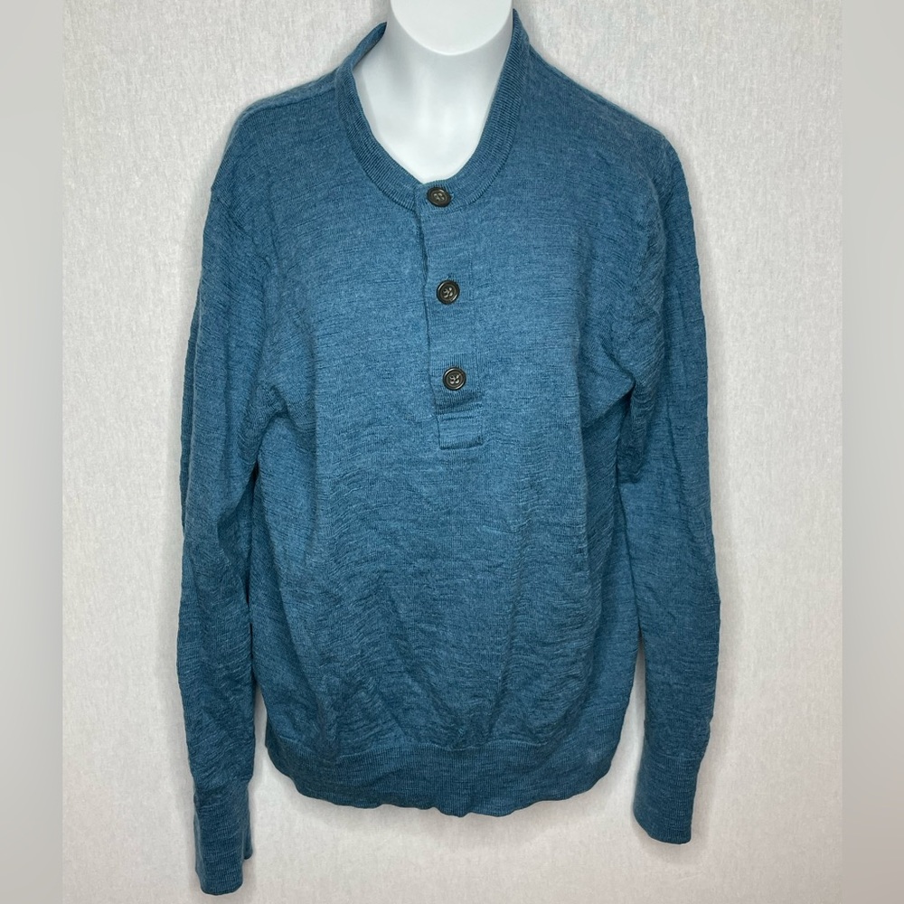 Banana Republic 3-Button 100% Merino Wool Sweater - Like New, Size Large